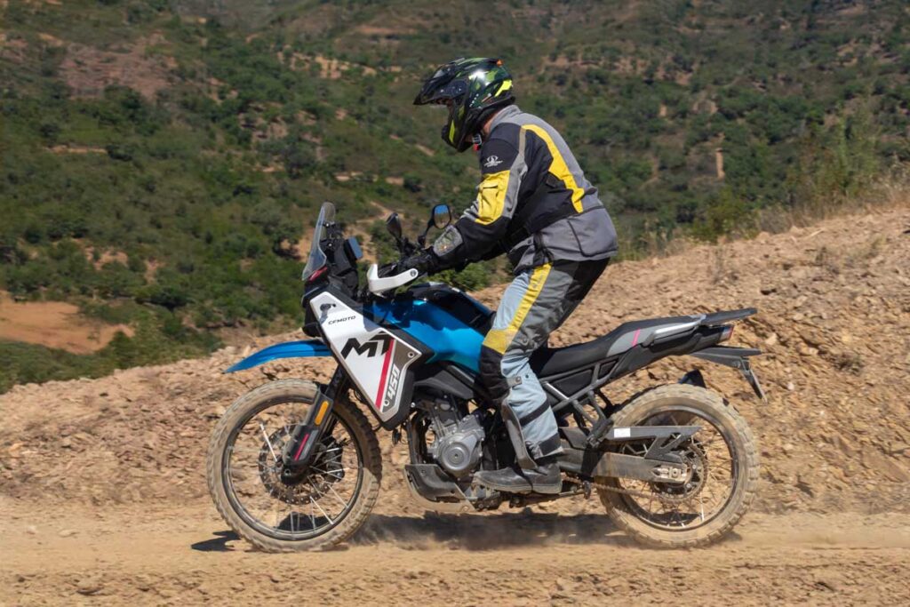 cfmoto 800mtx sector